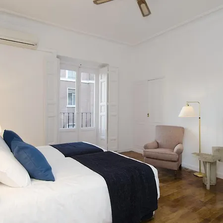 Apartamento Paseo Del Prado II En Madrid Exterior photo