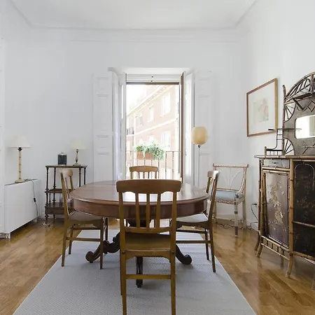 Apartamento Paseo Del Prado II En Madrid Exterior photo